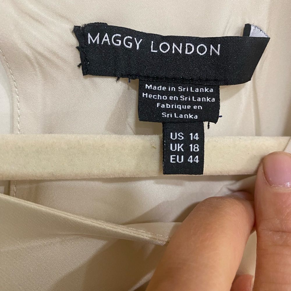 Maggy London Satin Charmeuse Floral Print Short Sleeve Midi Dress Size 14 - Picture 4 of 11